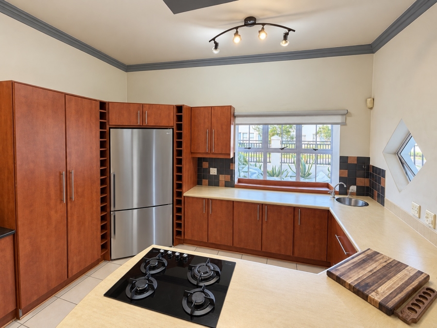 5 Bedroom Property for Sale in Kingswood Golf Estate Western Cape